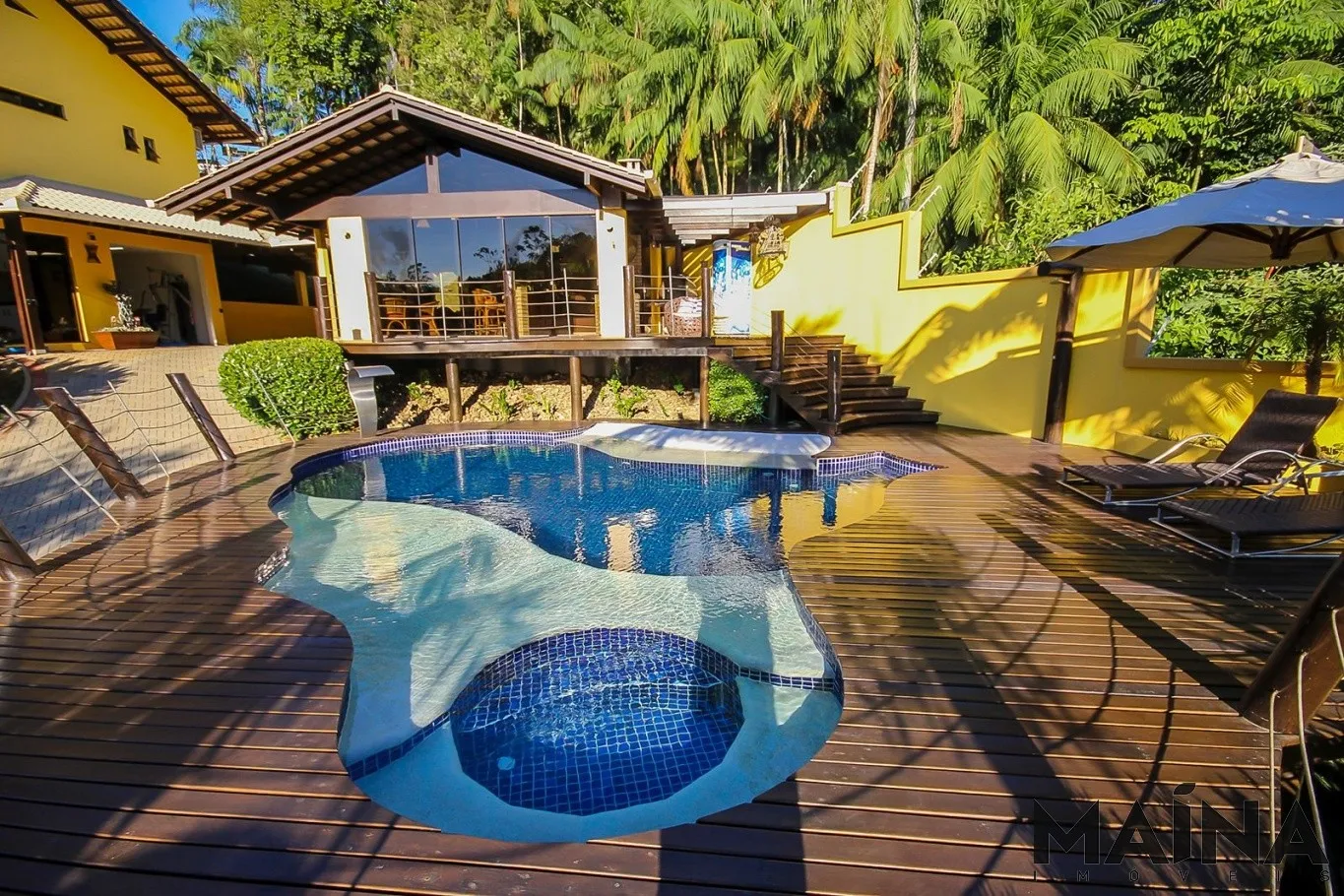 Casa no Bairro Badenfurt em Blumenau com 3 Dormitórios (1 suíte) e 520 m — foto 2