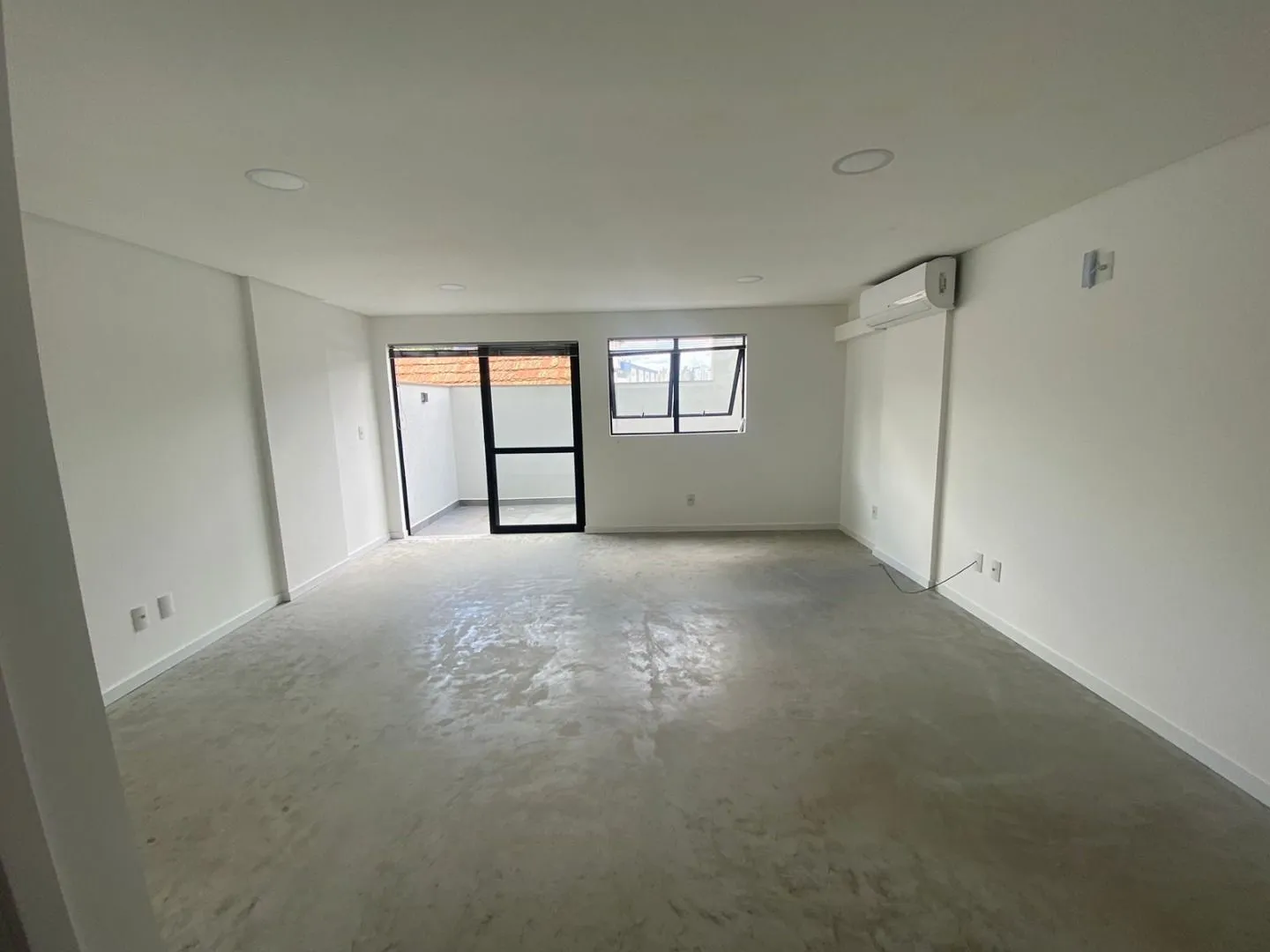 Sala comercial com 67 m e terraço na Itoupava Seca! - foto 1