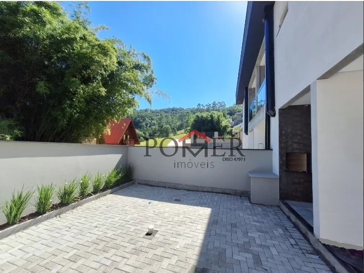 Lindos Sobrados, com 3 dormitórios, sendo 1 Suite, rua sem saída, tranquila, asfaltada, próximos ao Centro de Pomerode — foto 2