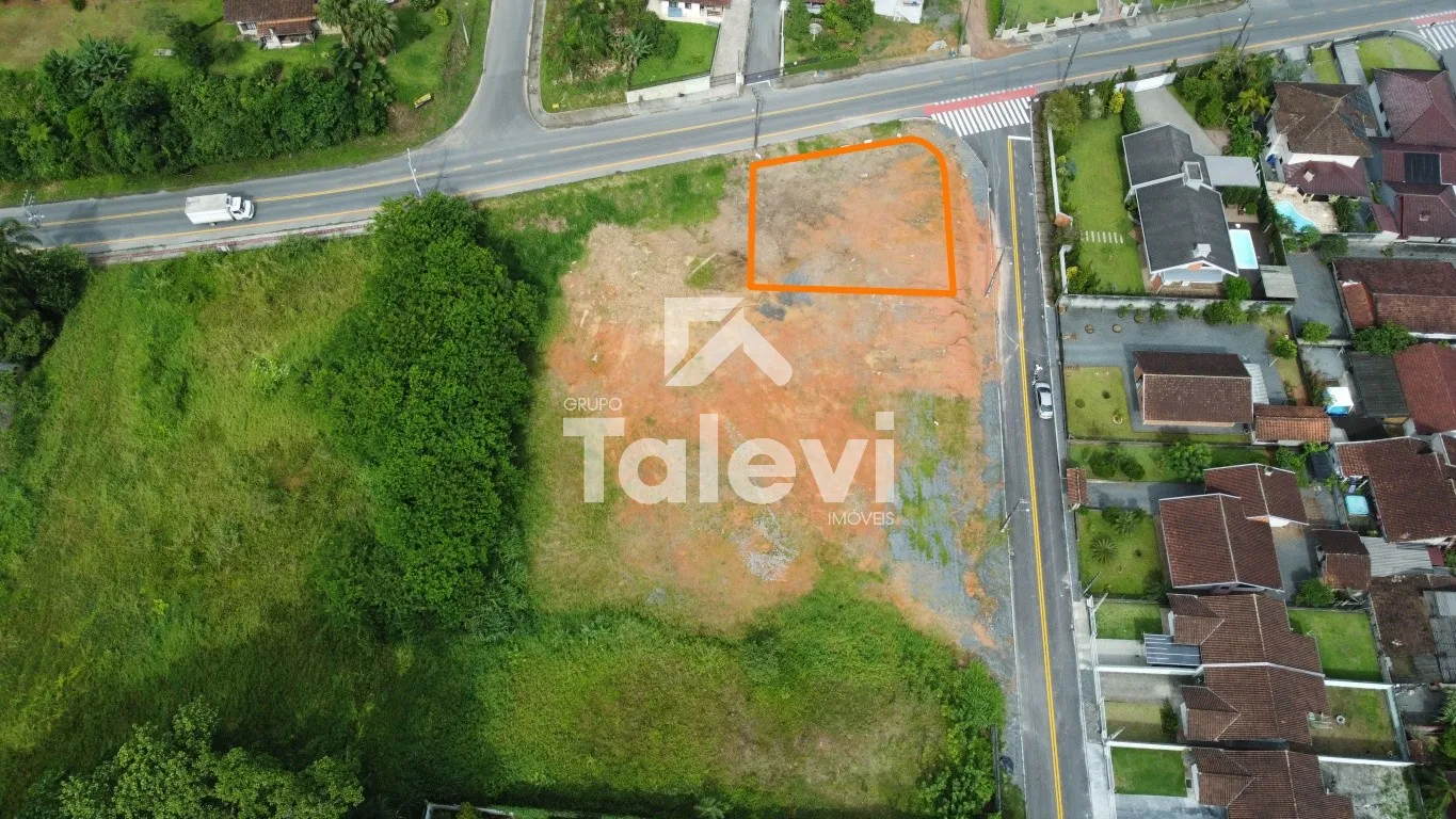 Lote de Esquina no Coração da Cidade! 596m no Centro de Pomerode. - foto 1