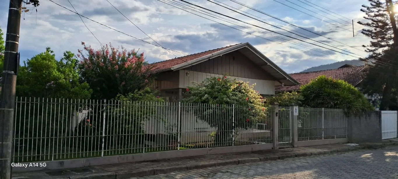 Ótima casa mista com 02 pavimentos no bairro Garcia em Blumenau, SC. - foto 1