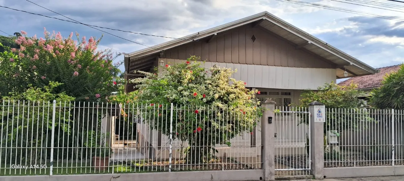 Ótima casa mista com 02 pavimentos no bairro Garcia em Blumenau, SC. — foto 2