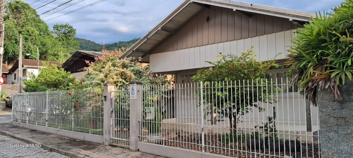 Ótima casa mista com 02 pavimentos no bairro Garcia em Blumenau, SC. — foto 3