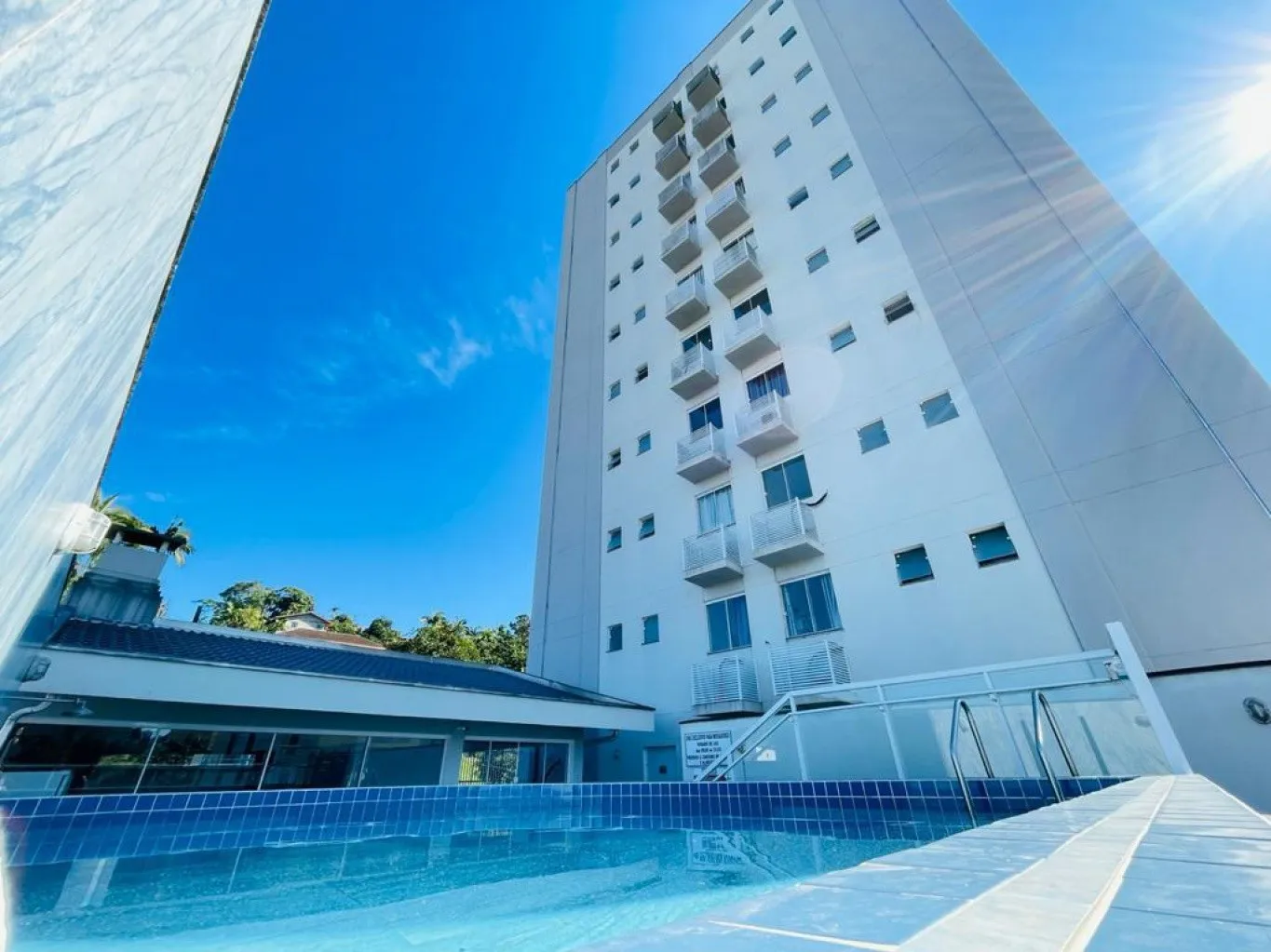 Apartamento 2 quartos (1 suíte), sacada com churrasqueira, pronto para morar, no bairro Fortaleza. — foto 2