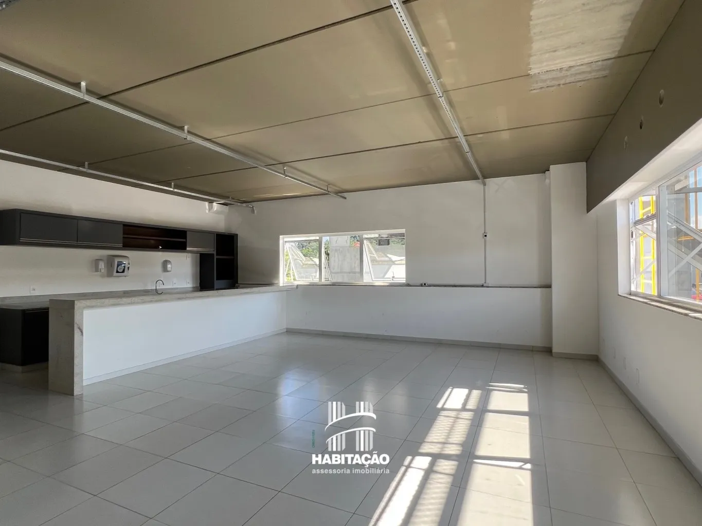 Ampla Sala Comercial em Localização Estratégica — foto 2