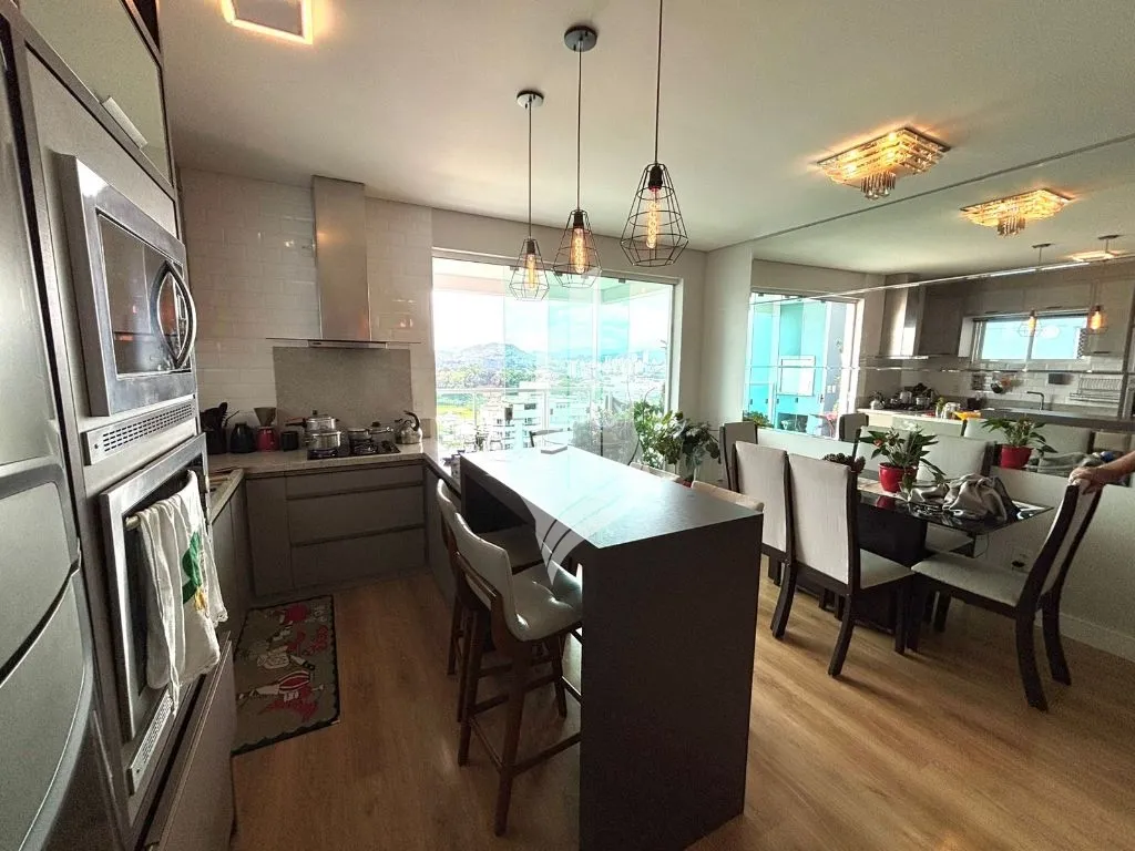 Apartamento semi mobiliado, 3 dormitórios, 1 suíte, 2 vagas de garagem — foto 3