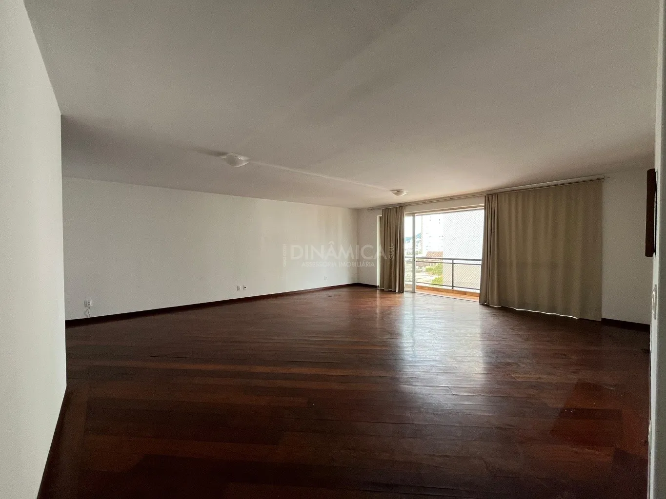 Apartamento Semi-mobiliado no centro de Blumenau — foto 2