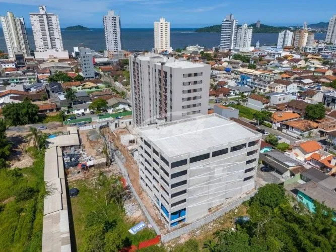 Apartamento disponível para venda com 2 dormitórios no Atlântico Beach Club (Rogga), 400m do mar, 300m da Av. Nereu Ramos — foto 3