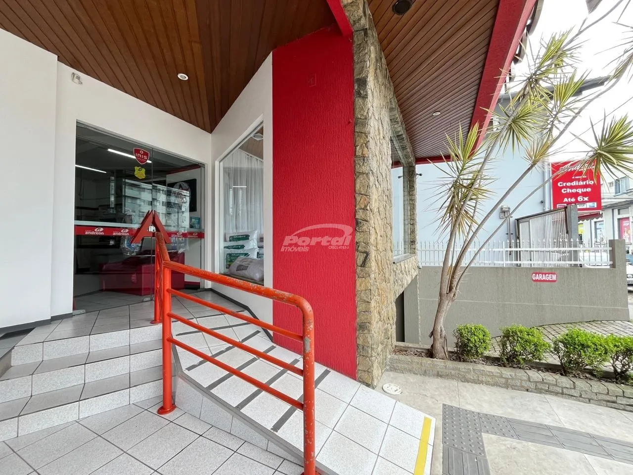 Loja térrea com 730m disponível para locação no Centro de Indaial - foto 1