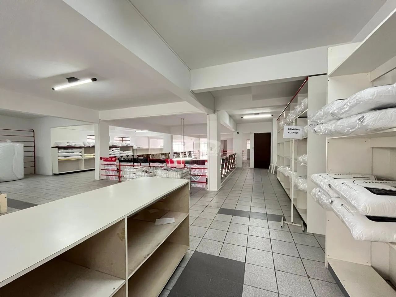 Loja térrea com 730m disponível para locação no Centro de Indaial — foto 2