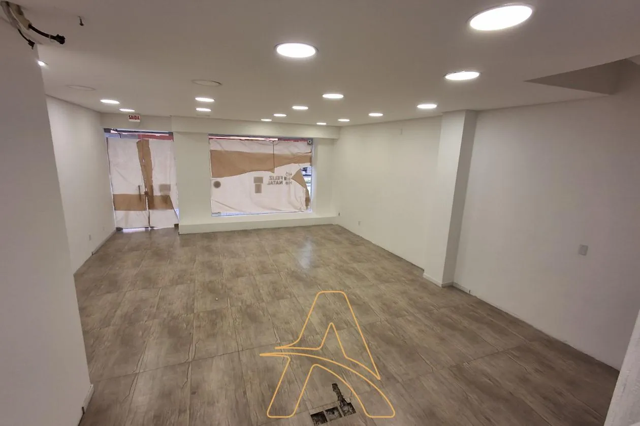 Sala Comercial Térrea com Mezanino na Rua XV De Novembro — foto 4