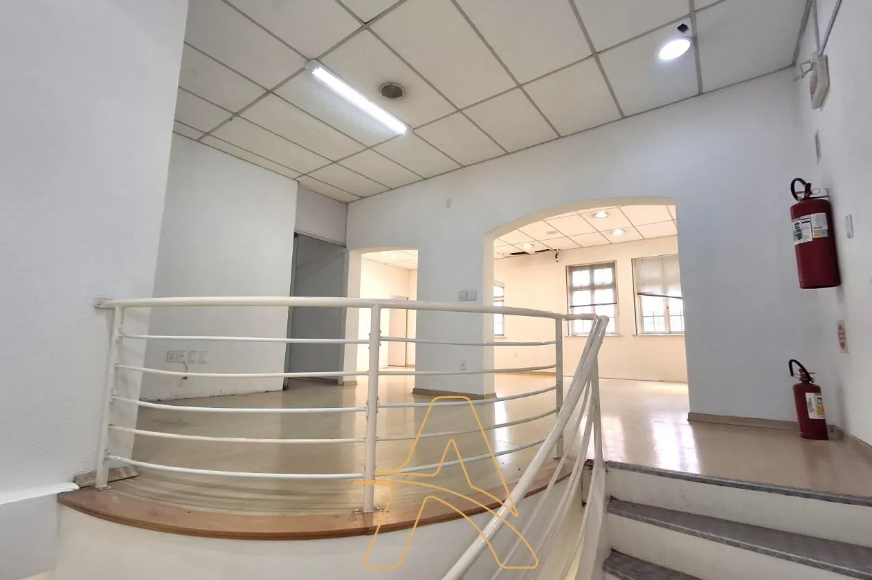 Sala Comercial Térrea com Mezanino na Rua XV De Novembro — foto 7