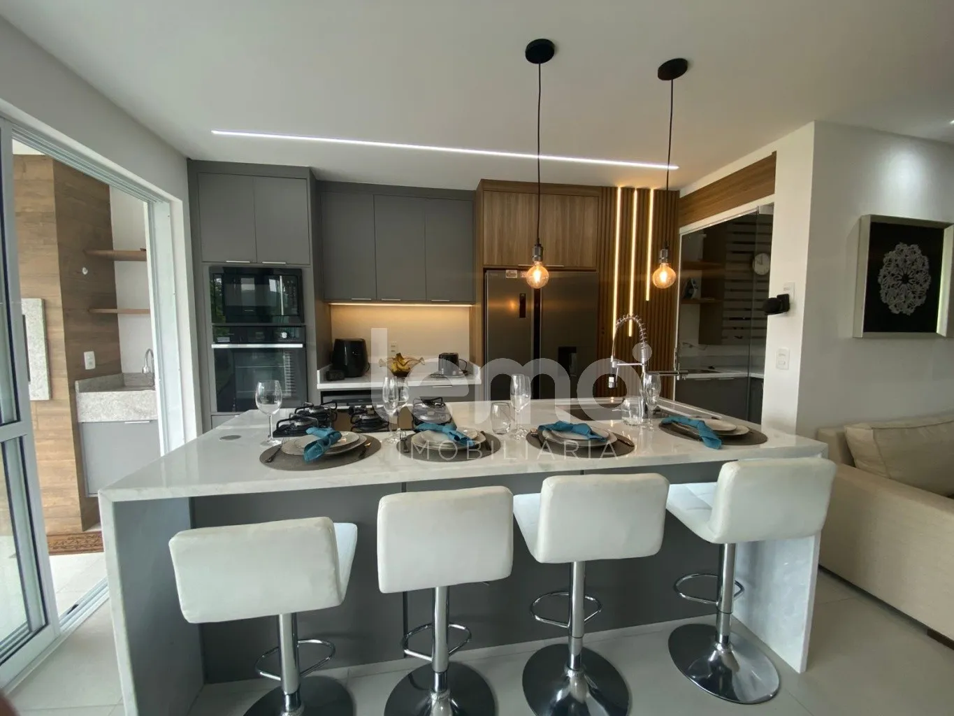 Apartamento mobiliado com 3 dormitórios no bairro Salto do Norte, em Blumenau. — foto 2