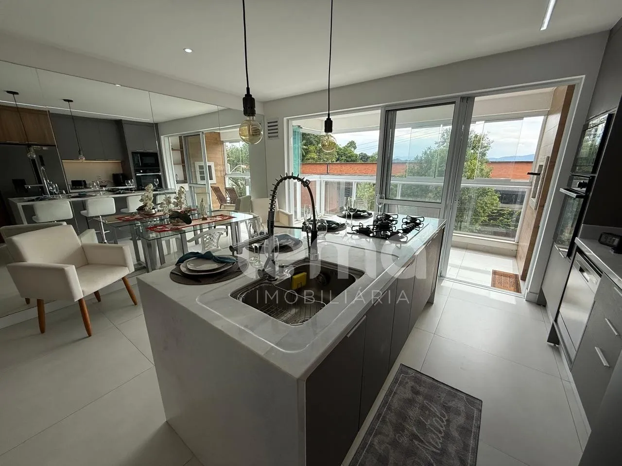 Apartamento mobiliado com 3 dormitórios no bairro Salto do Norte, em Blumenau. — foto 4