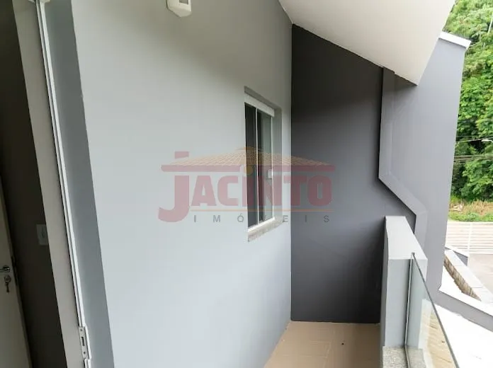 Casa geminada com 3 quartos, sendo 1 suíte, 2 vagas de garagem, no bairro Itoupava Central. — foto 6