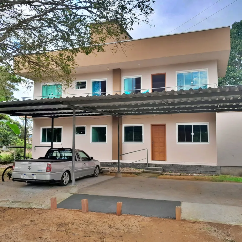 Imóvel com 2 Casas + 1 Prédio com 2 Apartamentos - foto 1