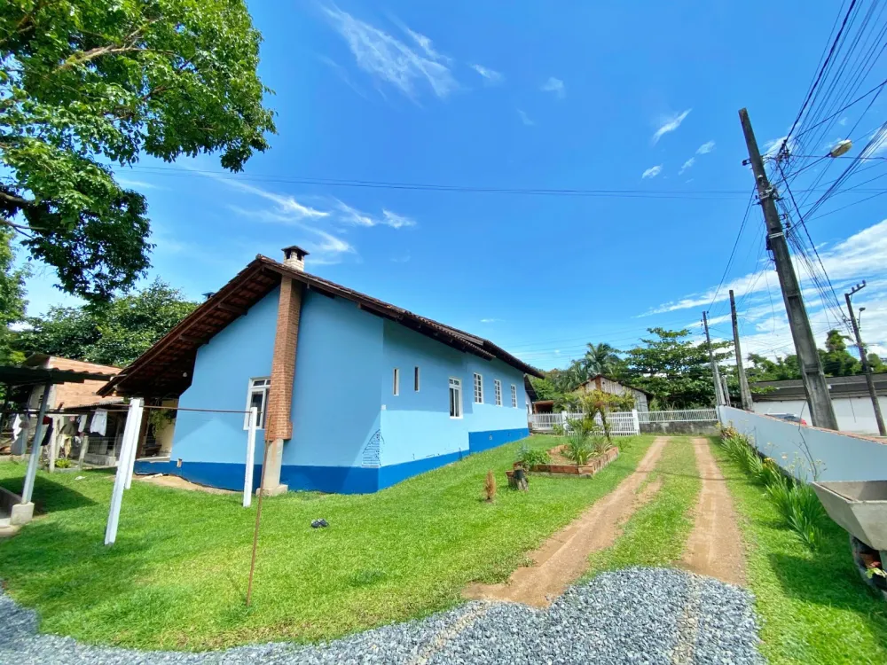 Imóvel com 2 Casas + 1 Prédio com 2 Apartamentos — foto 4