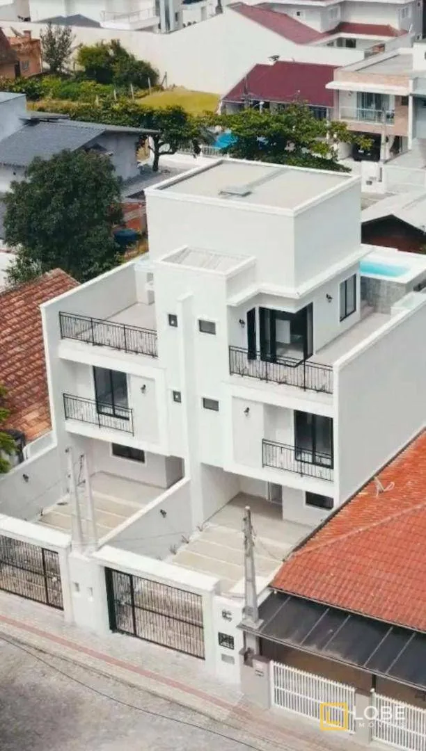 Casa nova com 3 suítes e piscina à venda na cidade de Penha em SC — foto 2