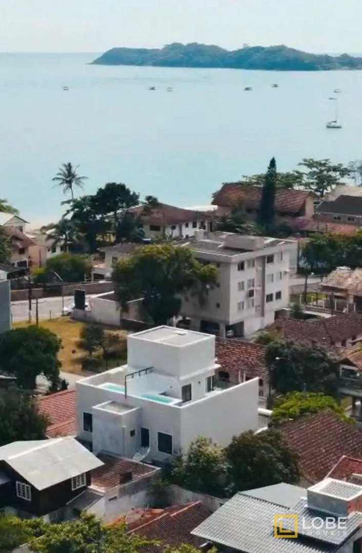 Casa nova com 3 suítes e piscina à venda na cidade de Penha em SC — foto 3