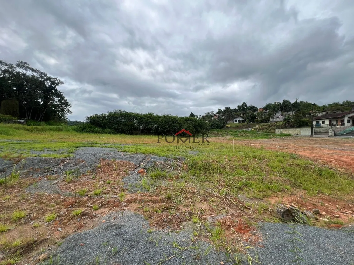 Excelente terreno no centro da cidade de Pomerode, com 619,88m, fazendo frente de forma irregular em 16,17m. — foto 2
