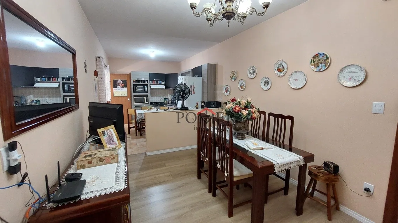 Ótimo imóvel comercial no Centro da cidade com 543,94m, sendo uma sala comercial no térreo e 2 amplos apartamentos no segundo pavimento.. — foto 4