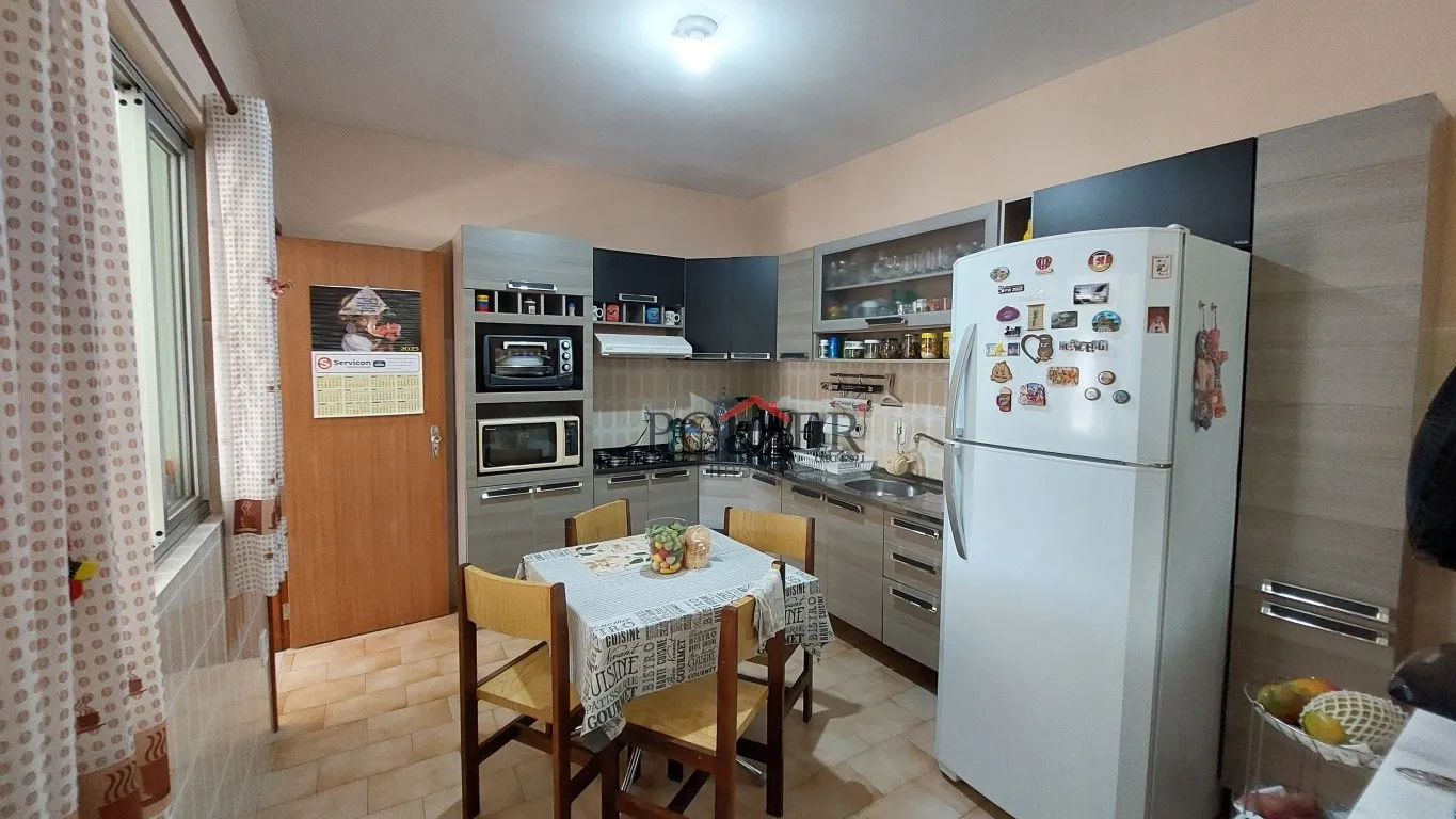 Ótimo imóvel comercial no Centro da cidade com 543,94m, sendo uma sala comercial no térreo e 2 amplos apartamentos no segundo pavimento.. — foto 6