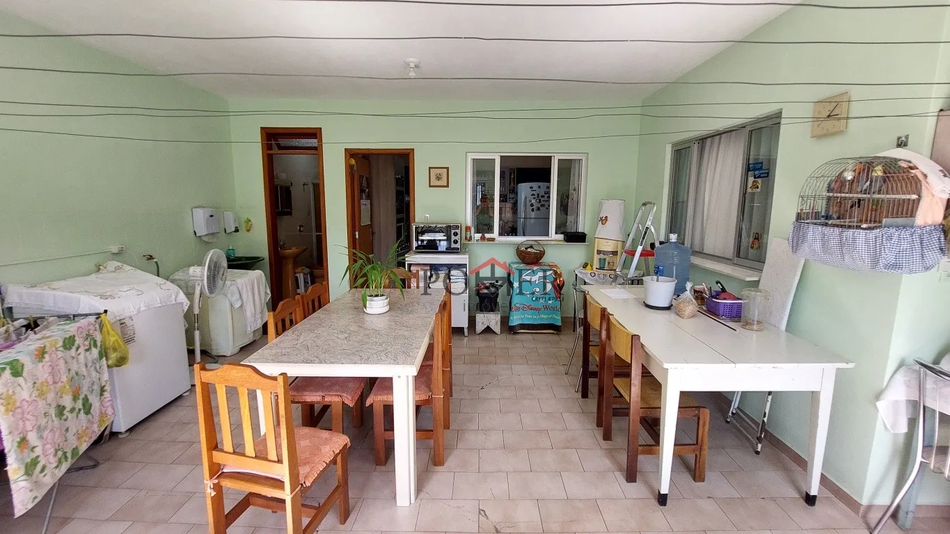 Ótimo imóvel comercial no Centro da cidade com 543,94m, sendo uma sala comercial no térreo e 2 amplos apartamentos no segundo pavimento.. — foto 7