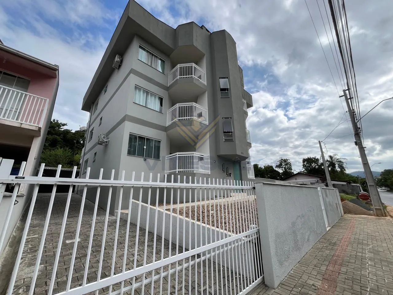 Apartamento com dois dormitórios. — foto 2