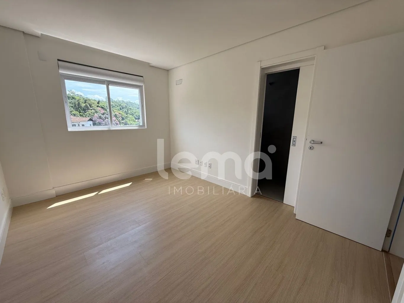 Apartamento novo de alto padrão com 3 suítes, no bairro Bom Retiro, em Blumenau. — foto 4