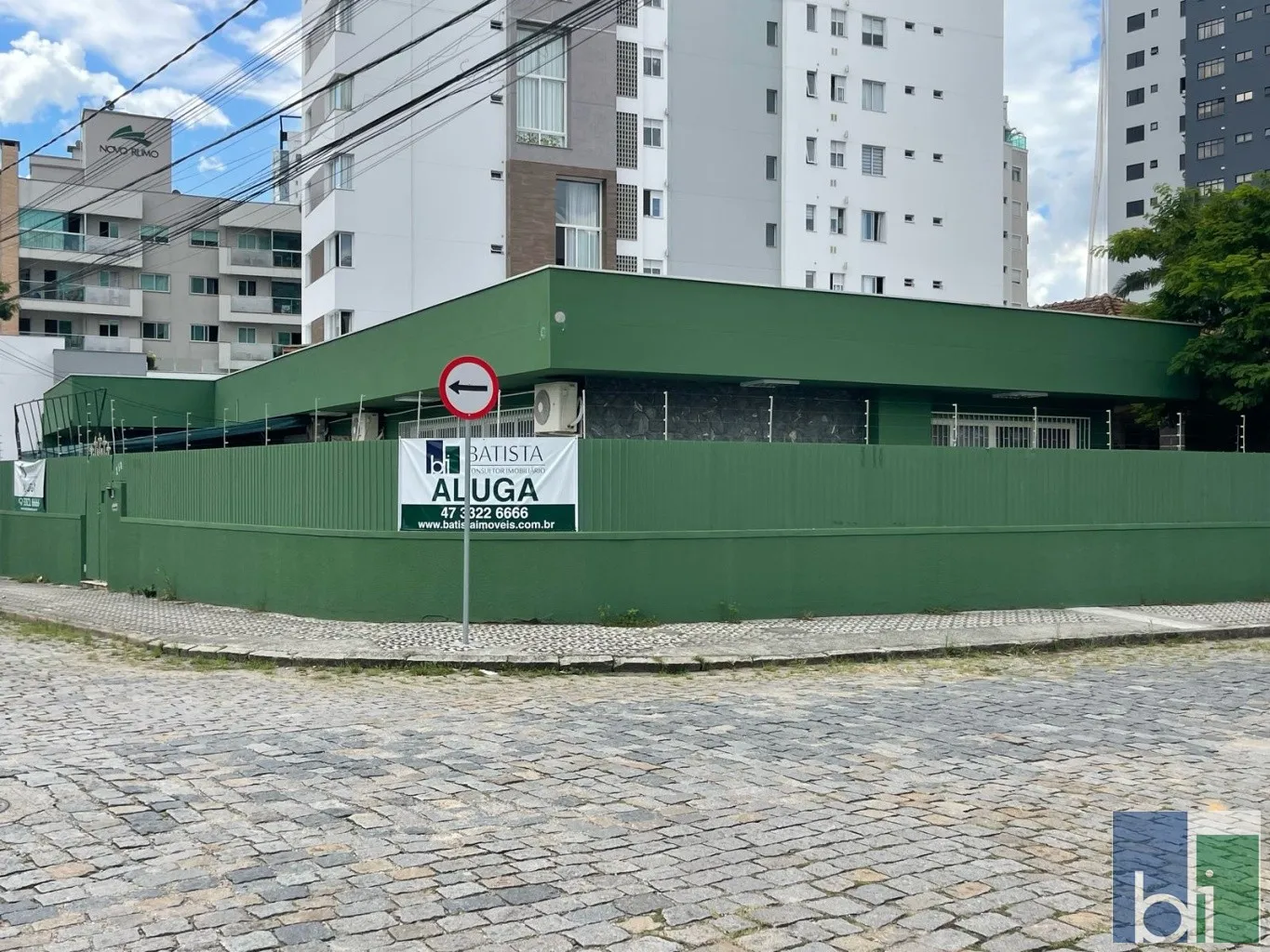 Casa Comercial de Alto Padrão na Rua Jaraguá, Bairro Velha - Blumenau (SC) - foto 1