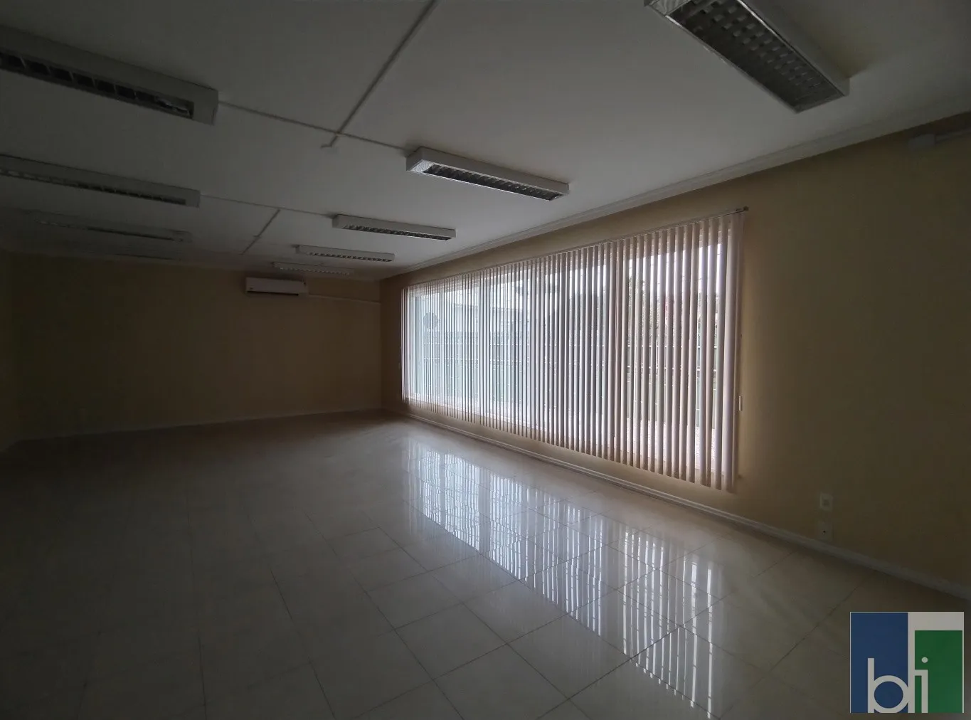 Casa Comercial de Alto Padrão na Rua Jaraguá, Bairro Velha - Blumenau (SC) — foto 7