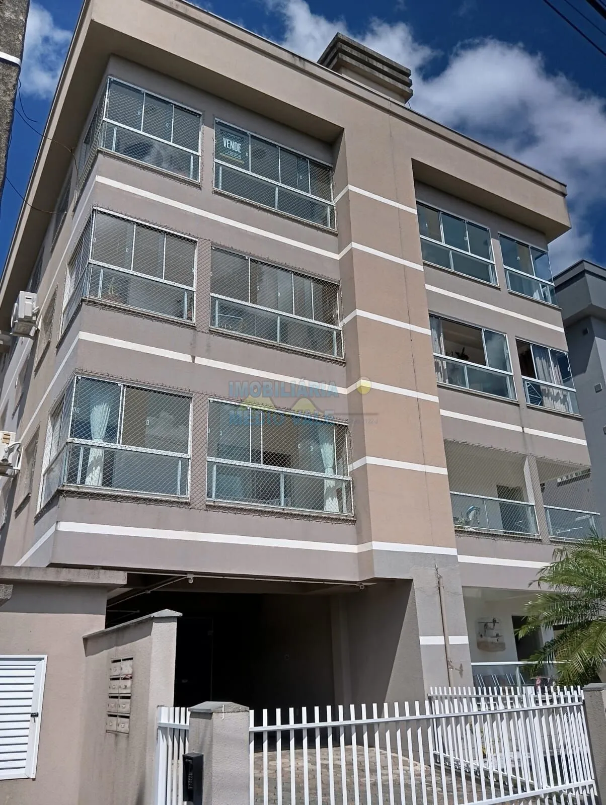 Lindo apartamento semi mobiliado em Indaial/SC - foto 1
