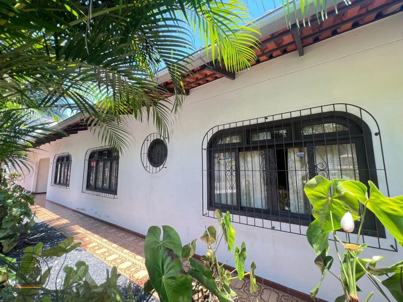 Casa baixa com excelente terreno no bairro Fortaleza. — foto 2