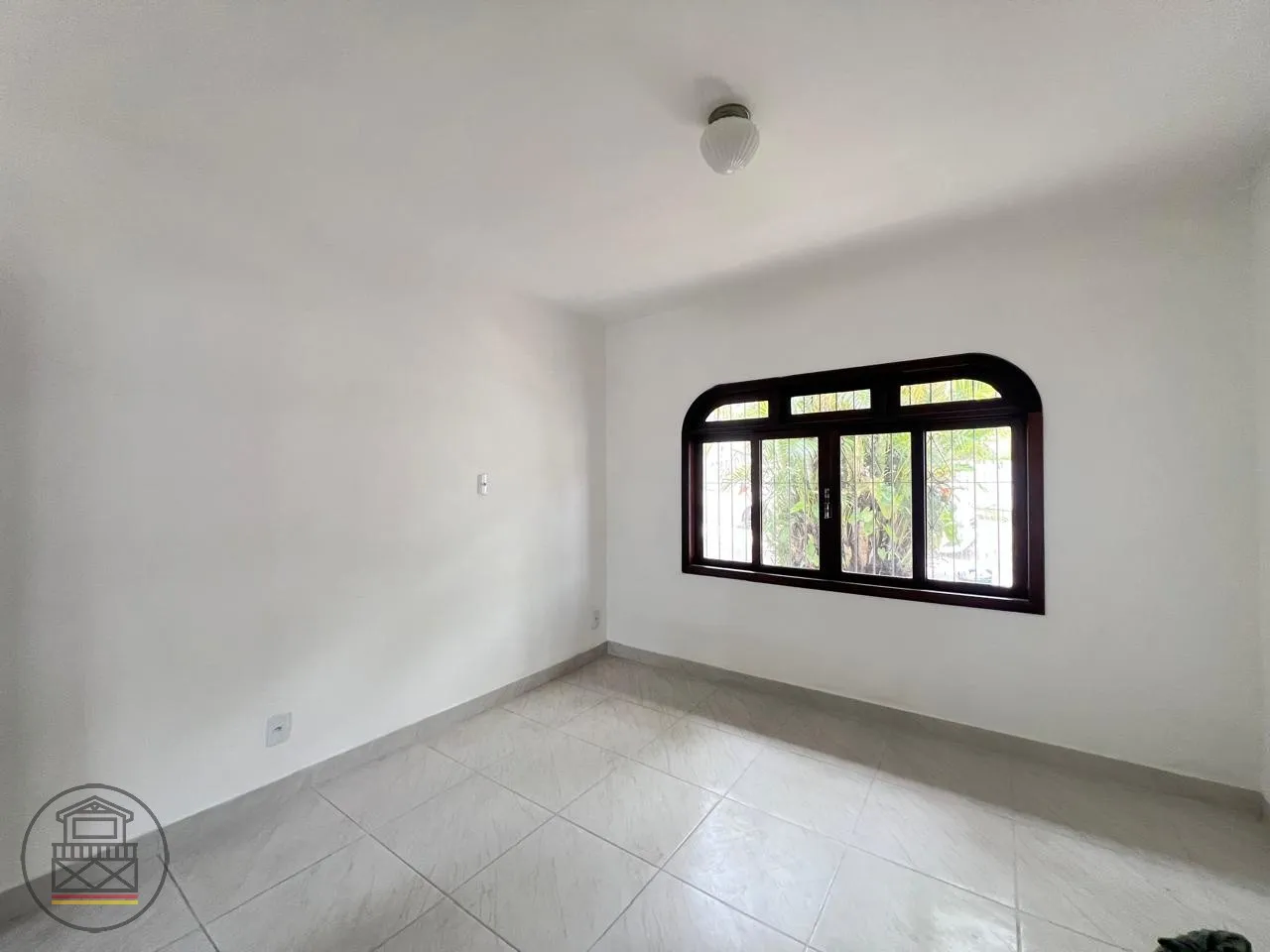 Casa baixa com excelente terreno no bairro Fortaleza. — foto 4