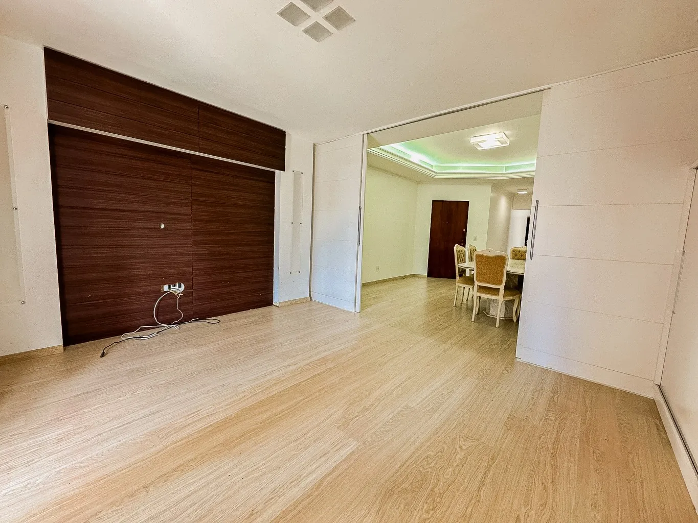 Excelente Apartamento de 3 dormitórios, sendo 1 suíte máster, no bairro Jardim Blumenau — foto 3