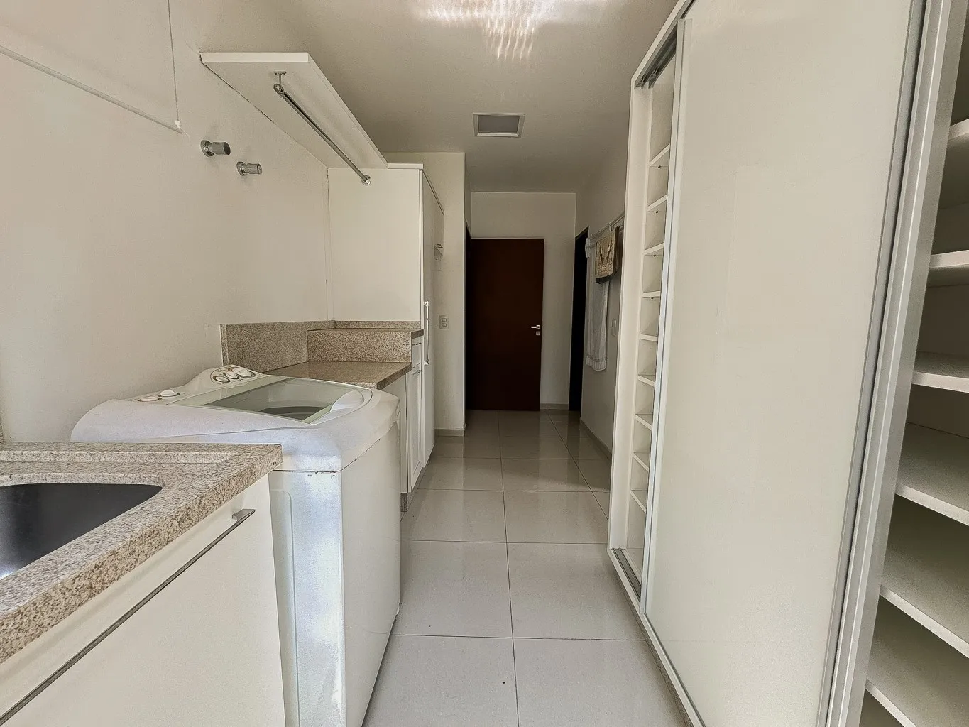 Excelente Apartamento de 3 dormitórios, sendo 1 suíte máster, no bairro Jardim Blumenau — foto 7