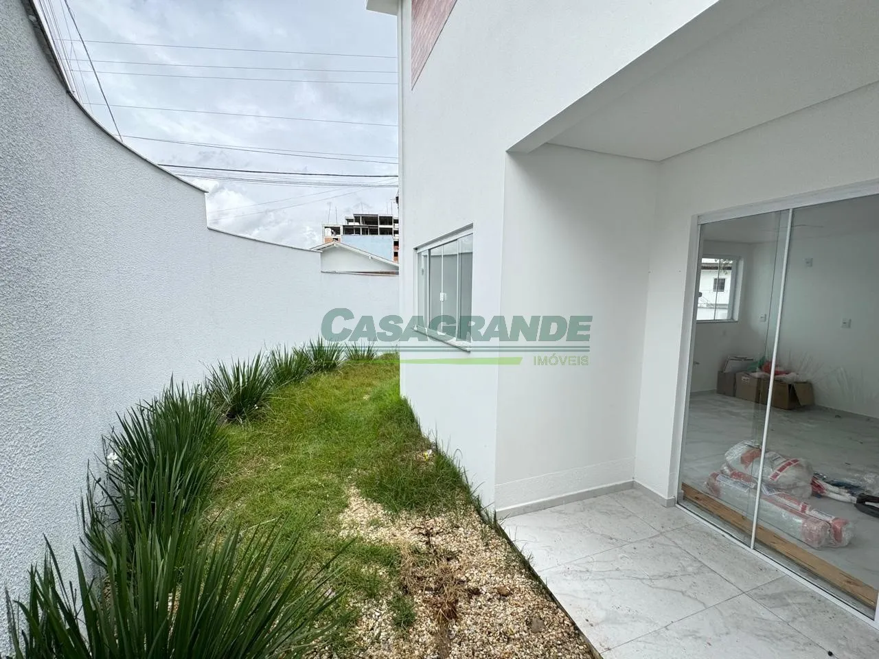 Sobrado à Venda no Bairro Escola Agrícola - Excelente Oportunidade! — foto 3