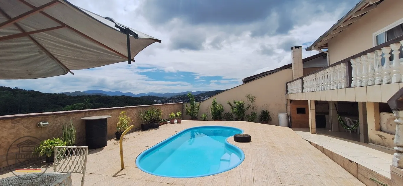 Oportunidade casa com Piscina no Bairro Fortaleza!!! - foto 1