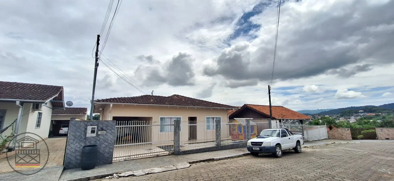 Oportunidade casa com Piscina no Bairro Fortaleza!!! — foto 2