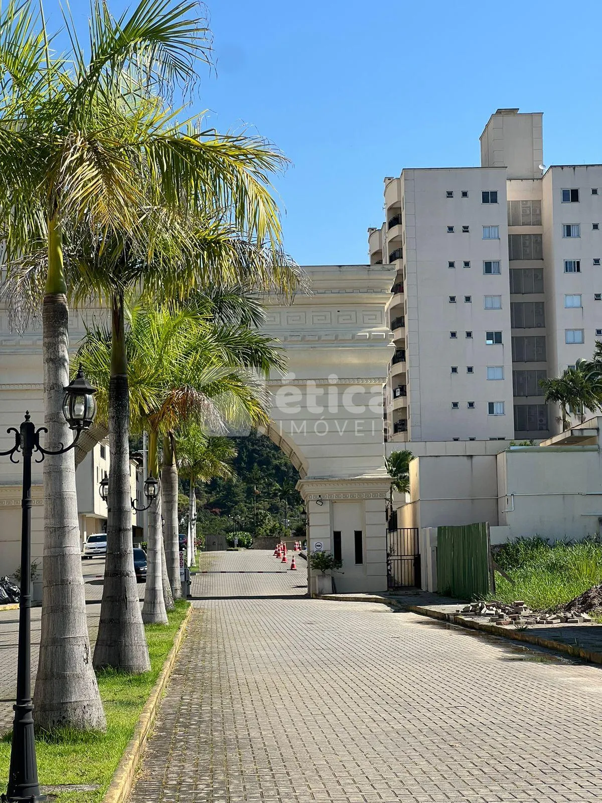 Apartamento à Venda em Camboriú - Próximo à Praia e Com Excelente Localização - foto 1