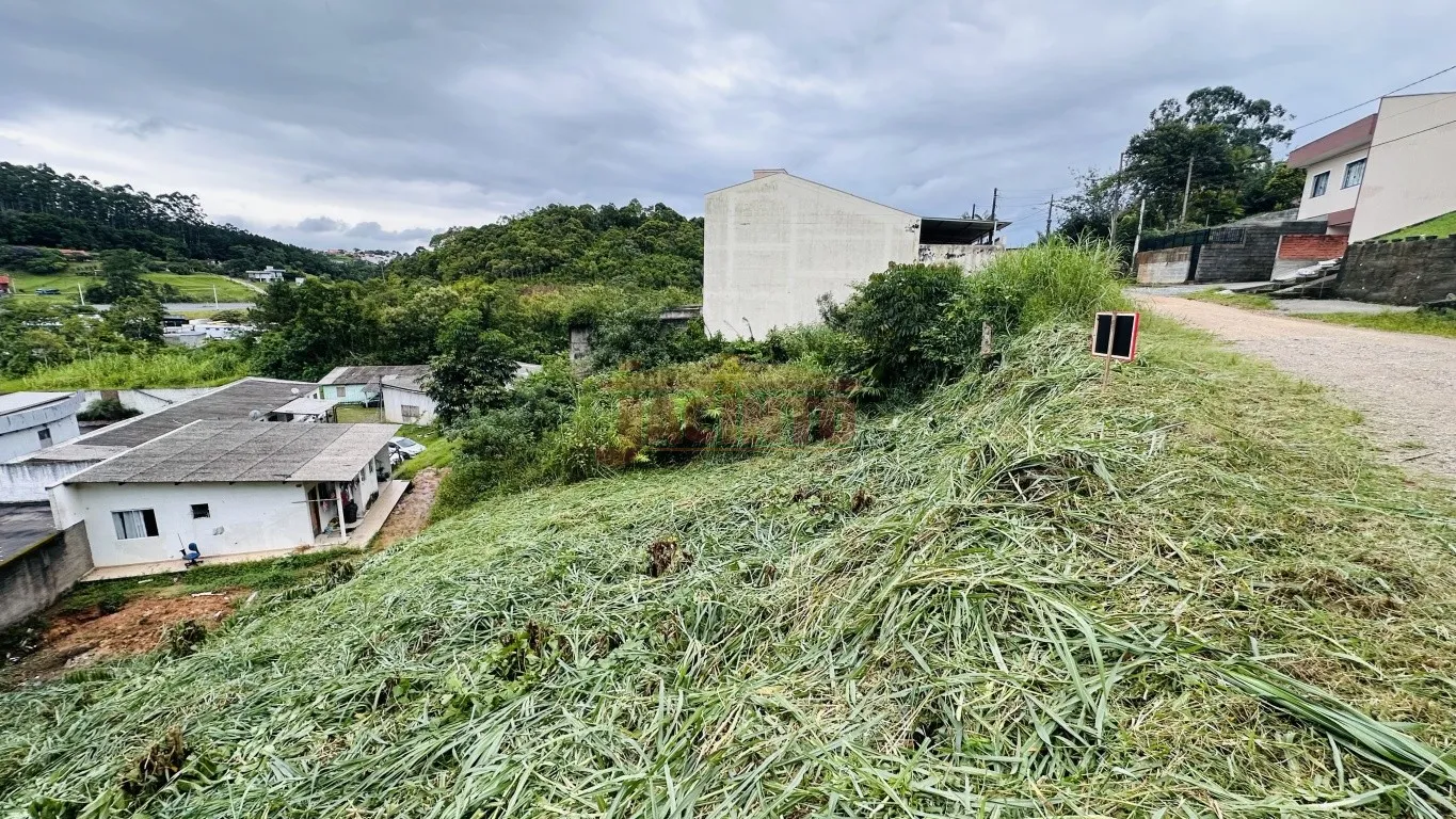 Terreno com frente de 16,70 metros, com área de 409,00m, no bairro Fortaleza Alta. - foto 1