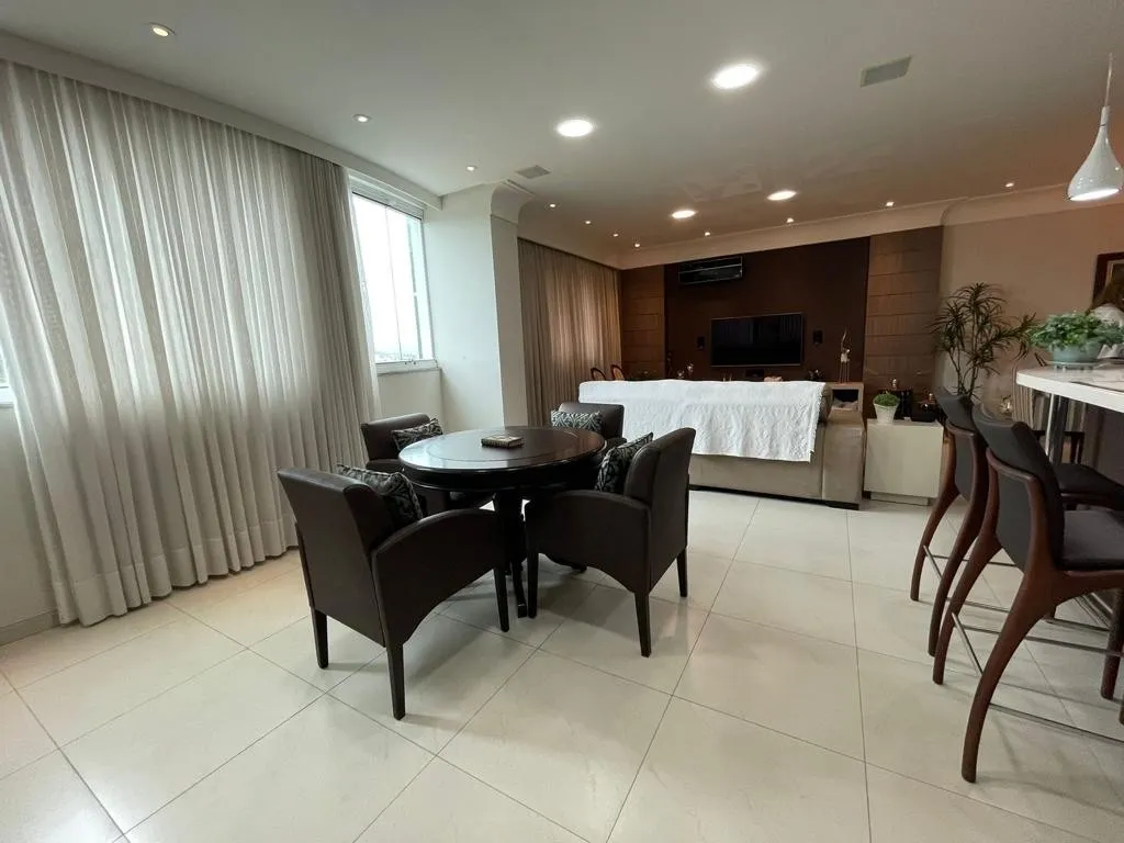 Apartamento em Balneária Camboriú, litoral, 03 suítes 04 vagas 02 depósitos e demais dependencias, mobiliado próximo ao mar — foto 5