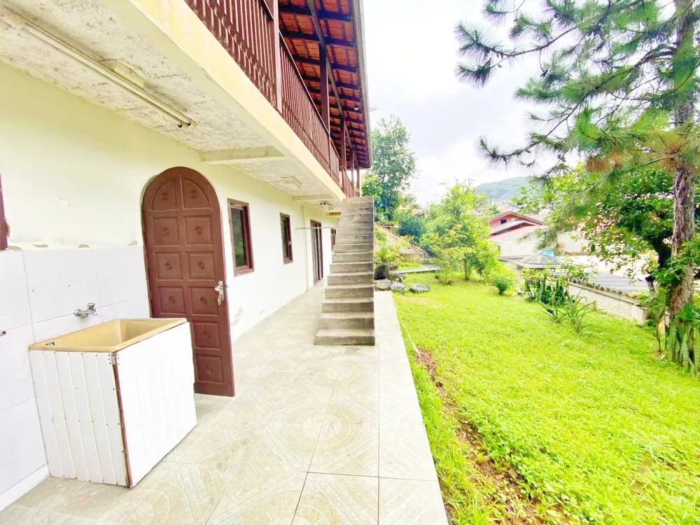Casa 5 Dormitórios - semi mobiliada - AVERBADA — foto 4