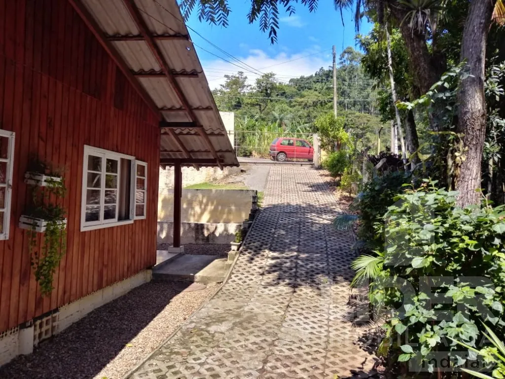 Casa com fundos para o Rio Itajaí-açu no Bairro Encano. — foto 3