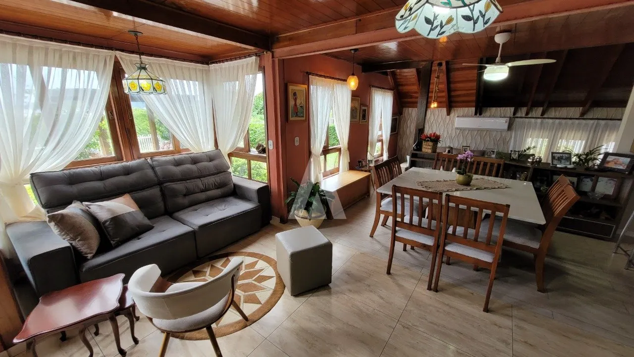 Sobrado com 1 suíte(s) mais 6 quarto(s) à venda no bairro Ubatuba em São Francisco Do Sul, por R$ 3.490.000.00. — foto 2