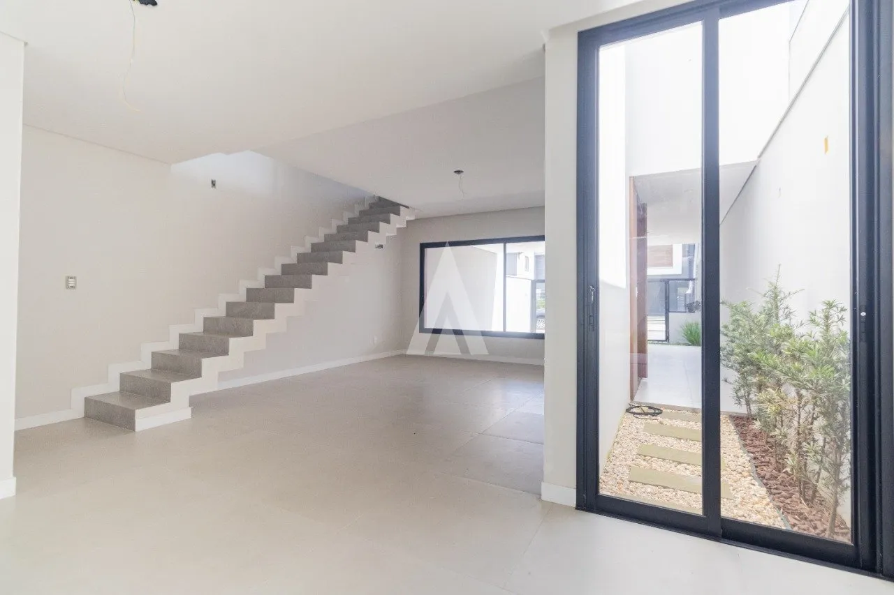 Sobrado com 3 suíte(s) à venda no bairro Saguaçu em Joinville, por R$ 1.380.000.00. — foto 3