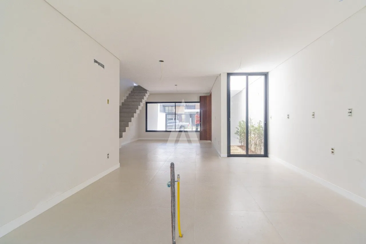 Sobrado com 3 suíte(s) à venda no bairro Saguaçu em Joinville, por R$ 1.380.000.00. - foto 1