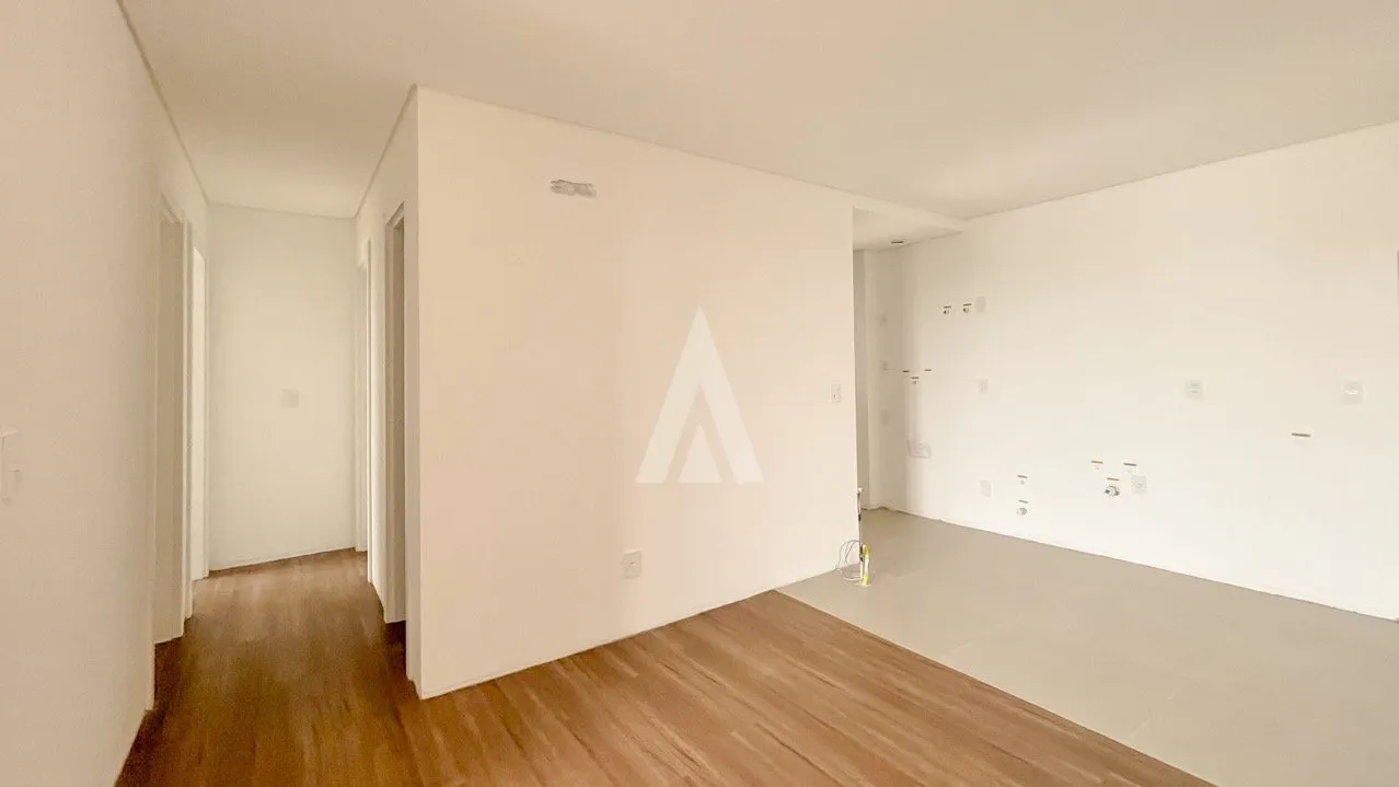 Apartamento com 1 suíte(s) mais 2 quarto(s) à venda no bairro Anita Garibaldi em Joinville, por R$ 747.000.00. — foto 2