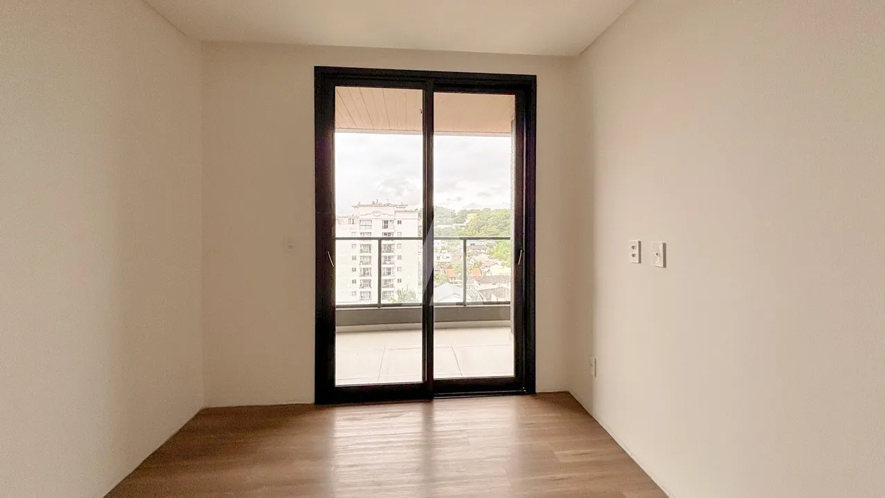 Apartamento com 1 suíte(s) mais 2 quarto(s) à venda no bairro Anita Garibaldi em Joinville, por R$ 747.000.00. — foto 5