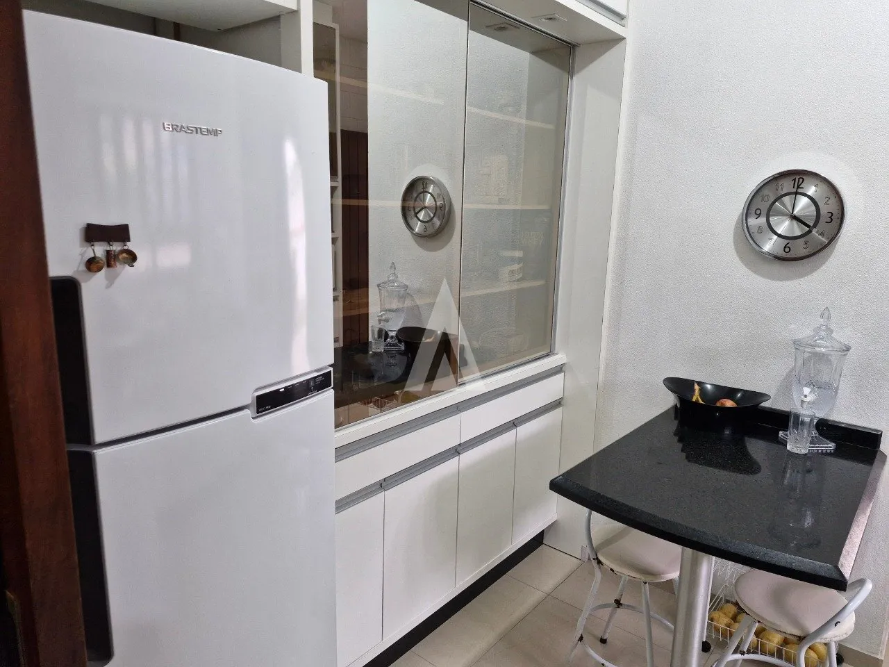 Sobrado Geminado com 1 suíte(s) mais 2 quarto(s) à venda no bairro Bom Retiro em Joinville, por R$ 750.000.00. — foto 5
